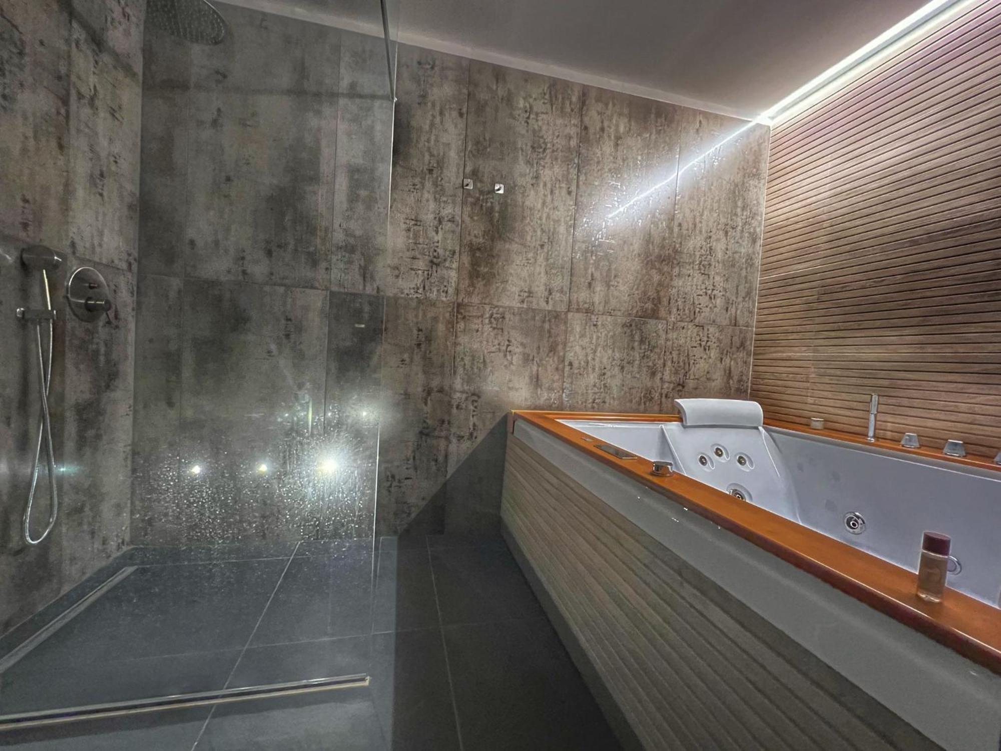 Amay City Suite Бари Экстерьер фото