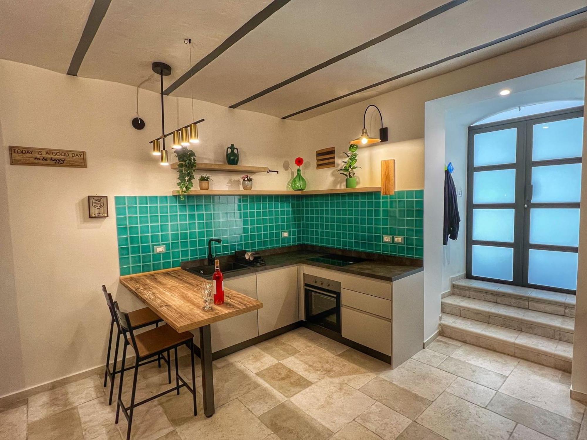 Amay City Suite Бари Экстерьер фото