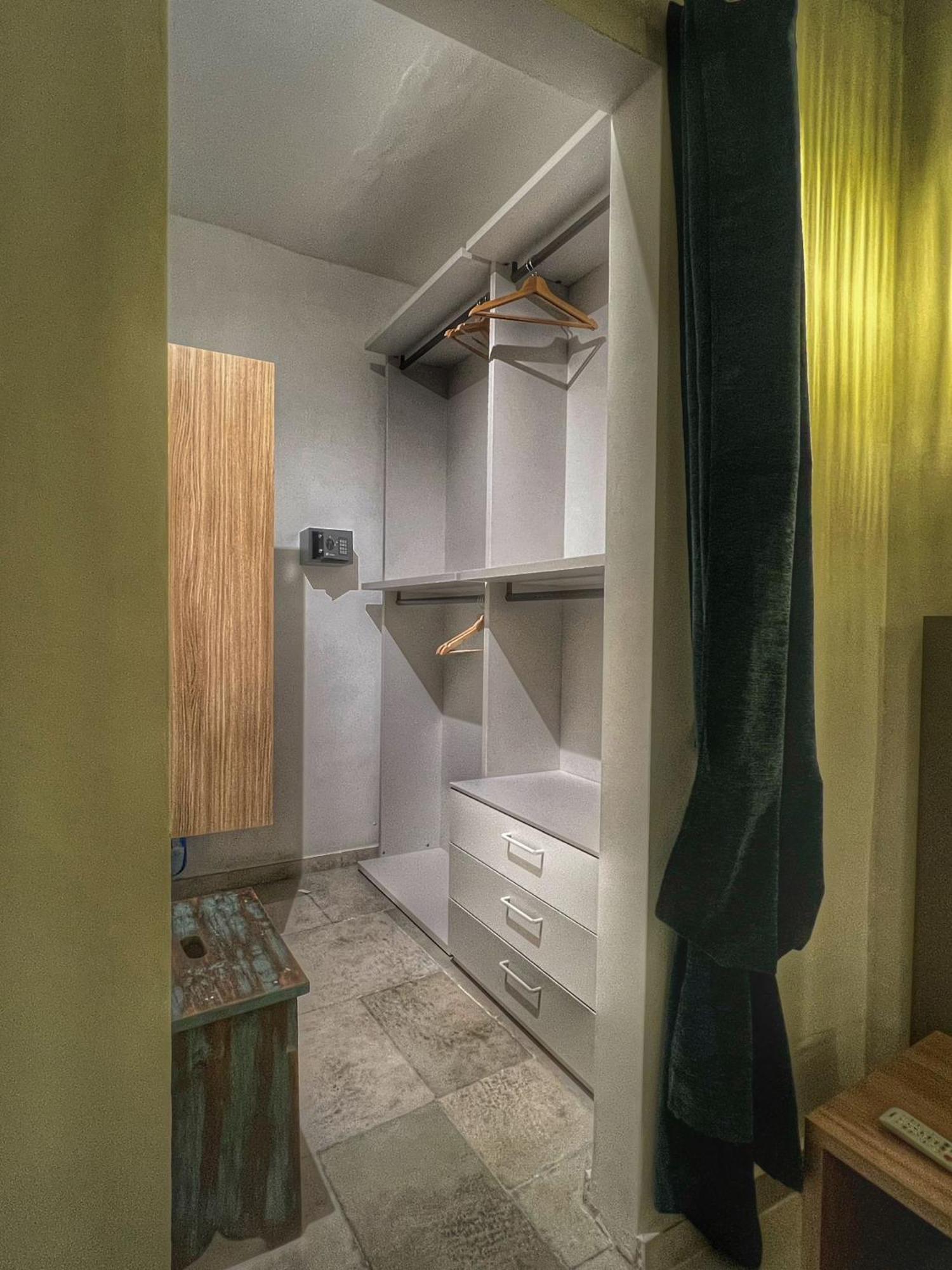 Amay City Suite Бари Экстерьер фото