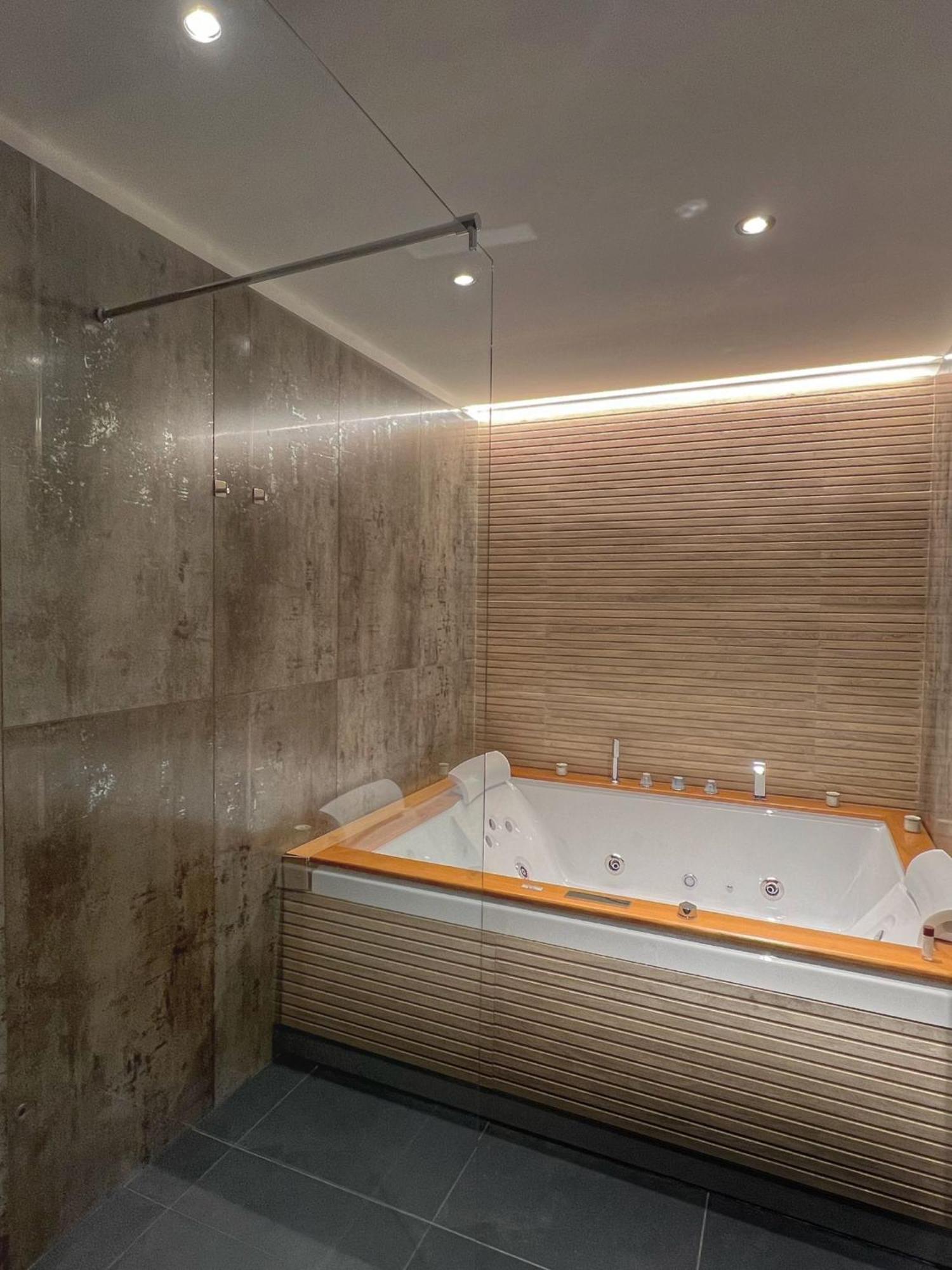 Amay City Suite Бари Экстерьер фото